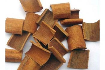 Quế cắt vuông có vỏ hoặc không vỏ