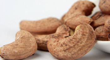 Hạt điều còn vỏ rang muối